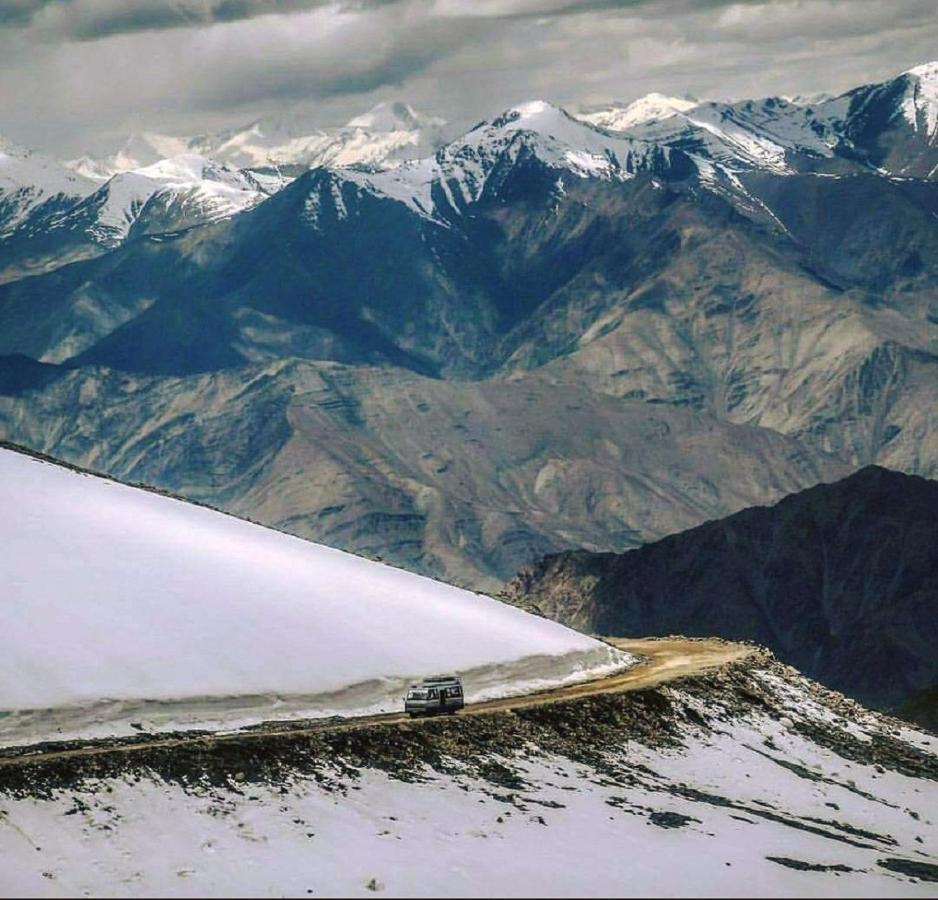 Hotel Grand Himalaya Leh Extérieur photo